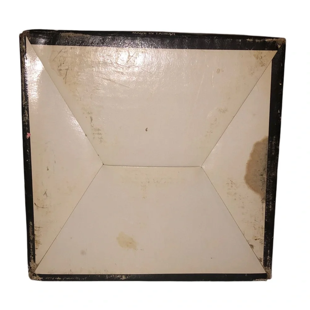 Marble Cheese Board W/ Tempered Glass Dome - Picture 8 of 9